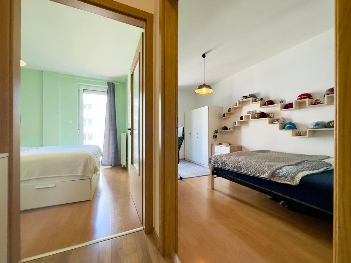 Corvin City Apartment - Free Parking- Boedapest Buitenkant foto